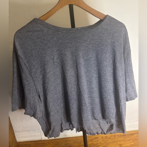 lululemon athletica Heathered Gray Crop Top - Picture 3 of 3